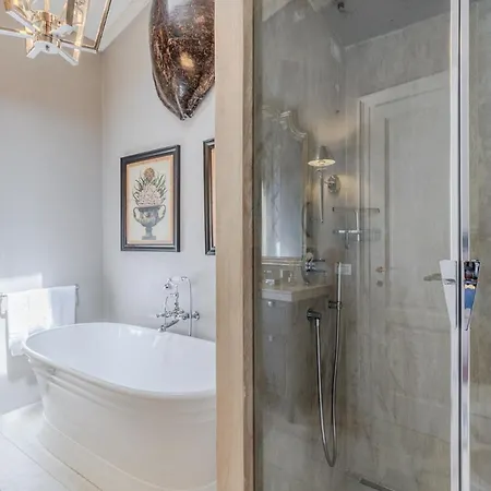 La Casina Luxury Inside The Walls Of With Garden, Airconditioning, Wifi Apartamento Lucca