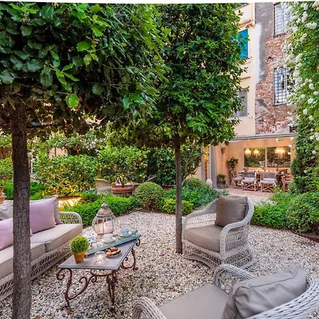 La Casina Luxury Inside The Walls Of With Garden, Airconditioning, Wifi