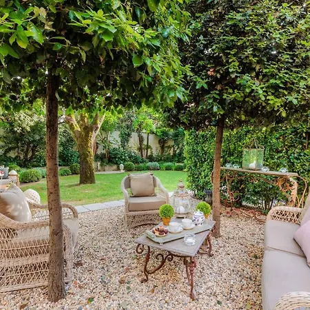 La Casina Luxury Inside The Walls Of With Garden, Airconditioning, Wifi Apartment