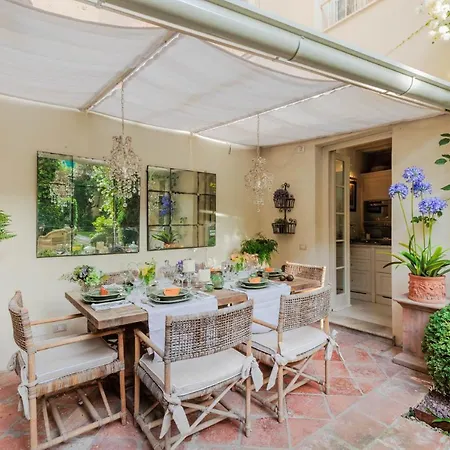 Apartment La Casina Luxury Inside The Walls Of With Garden, Airconditioning, Wifi Lucca