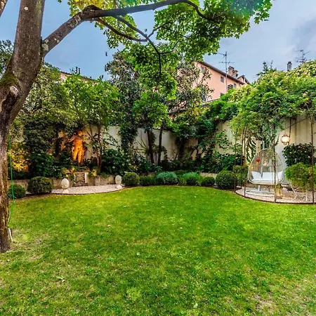 La Casina Luxury Inside The Walls Of With Garden, Airconditioning, Wifi Lucca